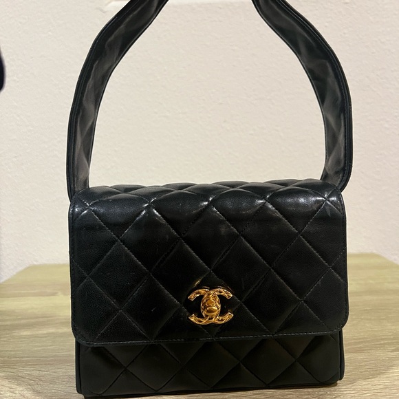 Vintage Chanel Black Lambskin Vanity Bag with gold hardware - Picture 1 of 15